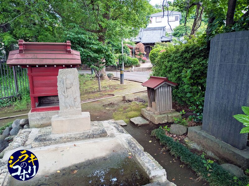 ファイル:広沢の池の建造物.jpg